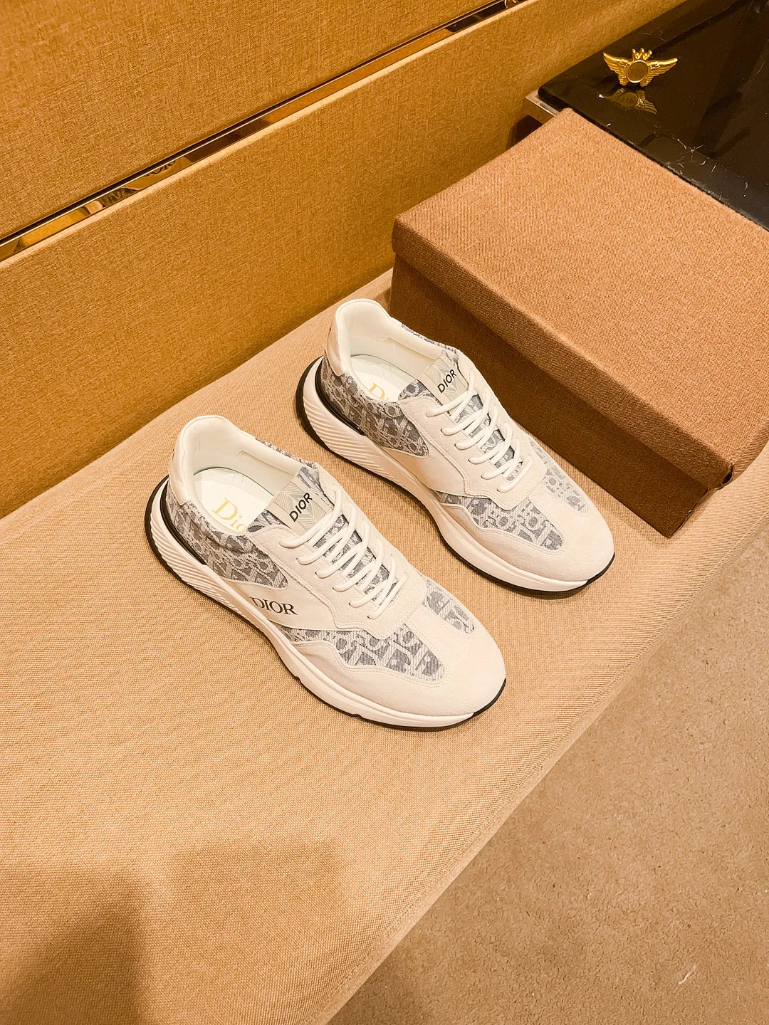 🚘🚘Factory batch 460💰🔥[Dior]🔥Men's high-end brand of shoes official website 1:1 latest masterpiece: the upper is made of Italian imported first-layer cowhide with a comfortable and breathable lining➕original non-slip and wear-resistant outsole🔥, making walking more convenient and comfortable! An exclusive new model, a stunning work, a beautiful 1:1 replica [color] compared to the official quality! Create a fashionable personality to set off your uniqueness! A must-have for trendy men! Classic🔥Size: 38-44 Color: 🔥 2⃣️colors available🔥